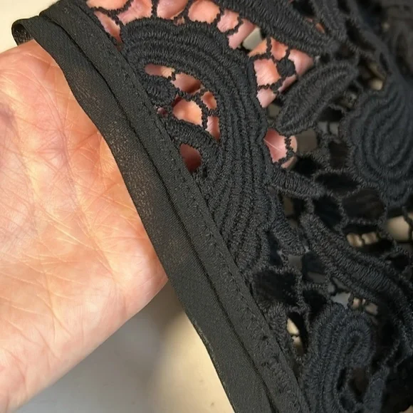 Ann Taylor Loft Black Crochet Short Sleeve Minimalist Top XS - Picture 9 of 10